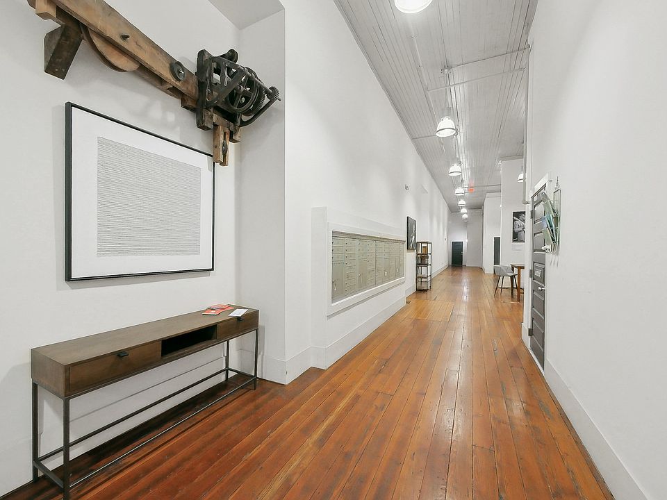 Lobby Hallway