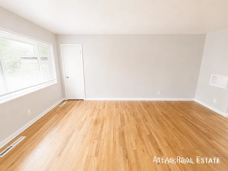 124 W Cheyenne Rd — Photo 17