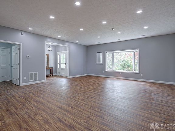 4th image of 7926 Normandy Ln