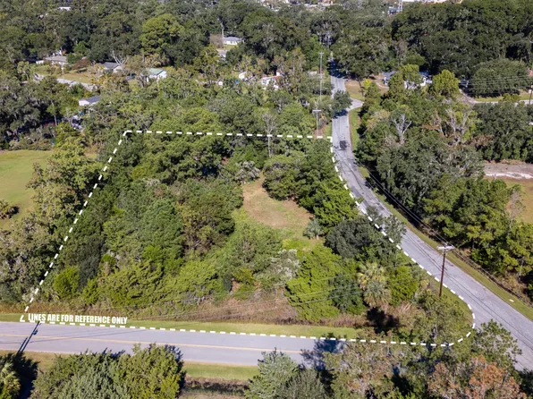 34 Meadowbrook Dr S, Ladys Island, SC 29907