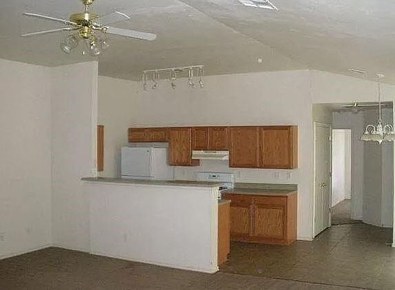 2nd image of 2513 Leeds Ln #2515