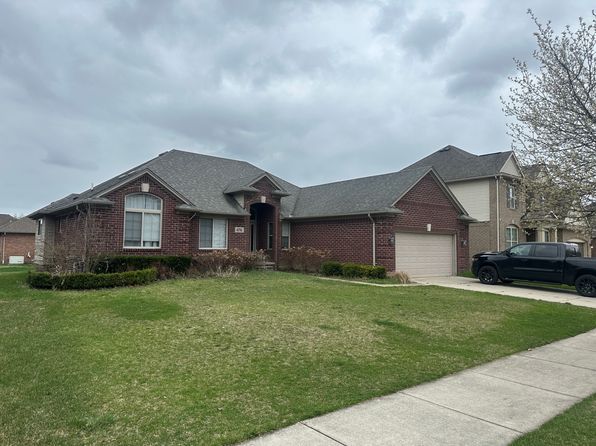 43762 Grouse Dr, Clinton Township, MI 48038