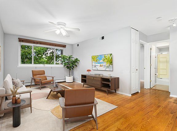 2nd image of 515 W Wrightwood Ave APT 503