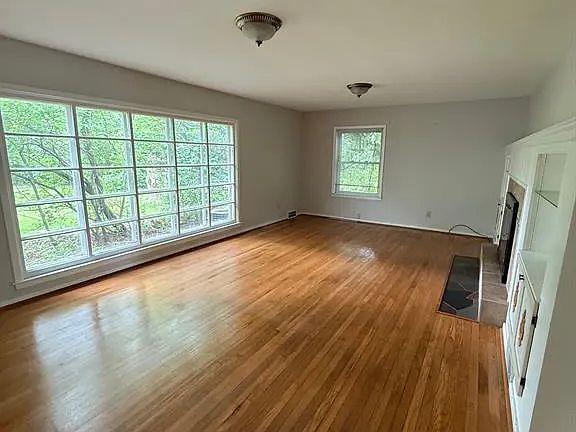 3rd image of 18171 Kilbirnie Ave