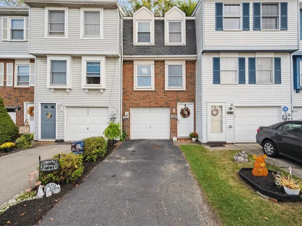 7708 Lafayette Sq, Aliquippa, PA 15001