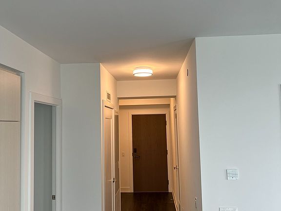 5th image of 30 Inn On The Park Dr #2304