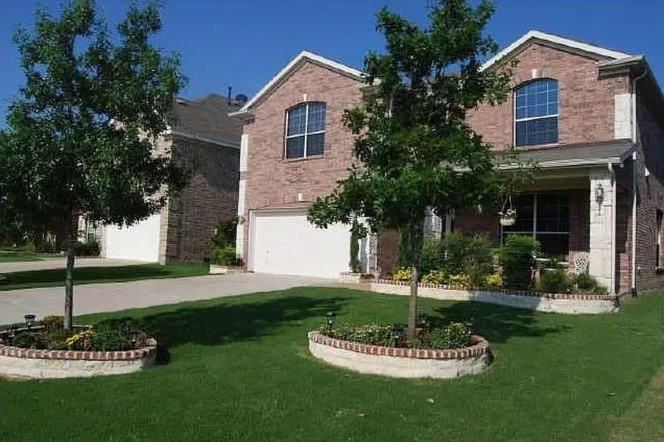 4 bed, 3666 sqft, $3,100 — Photo 2