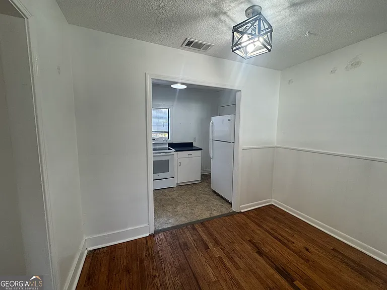 324 N Main St #4 — Photo 4