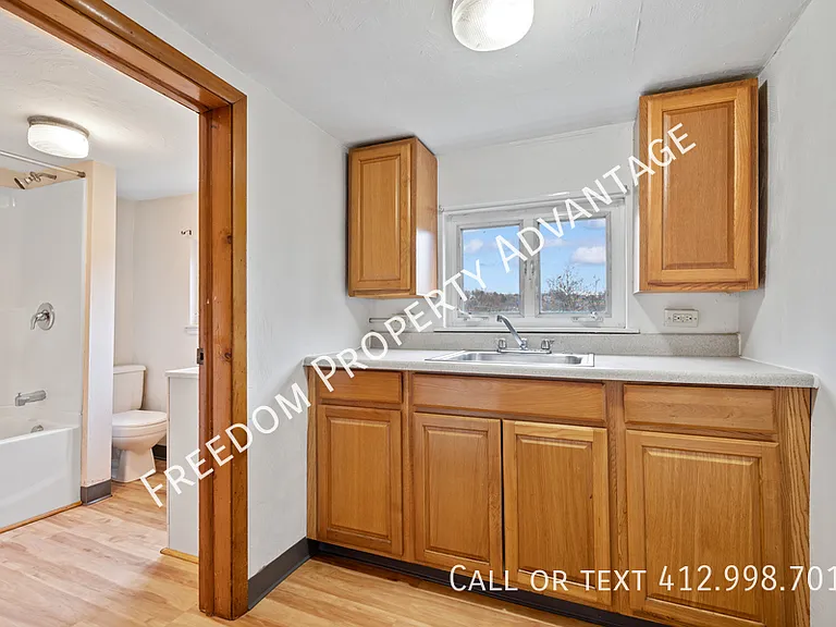 2047 Redrose Ave #2 — Photo 7