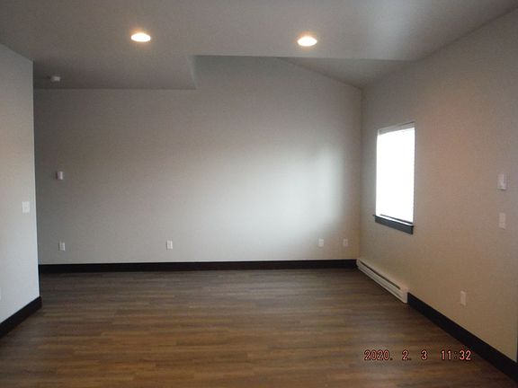 5th image of 20 Culver Pl #401-THI20-405