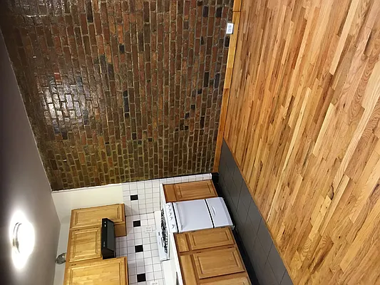 Rented by Peter Meskouris LREB | media 1