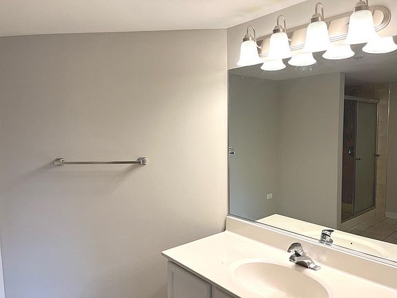 1 full Bathroom linked to Master bedroom