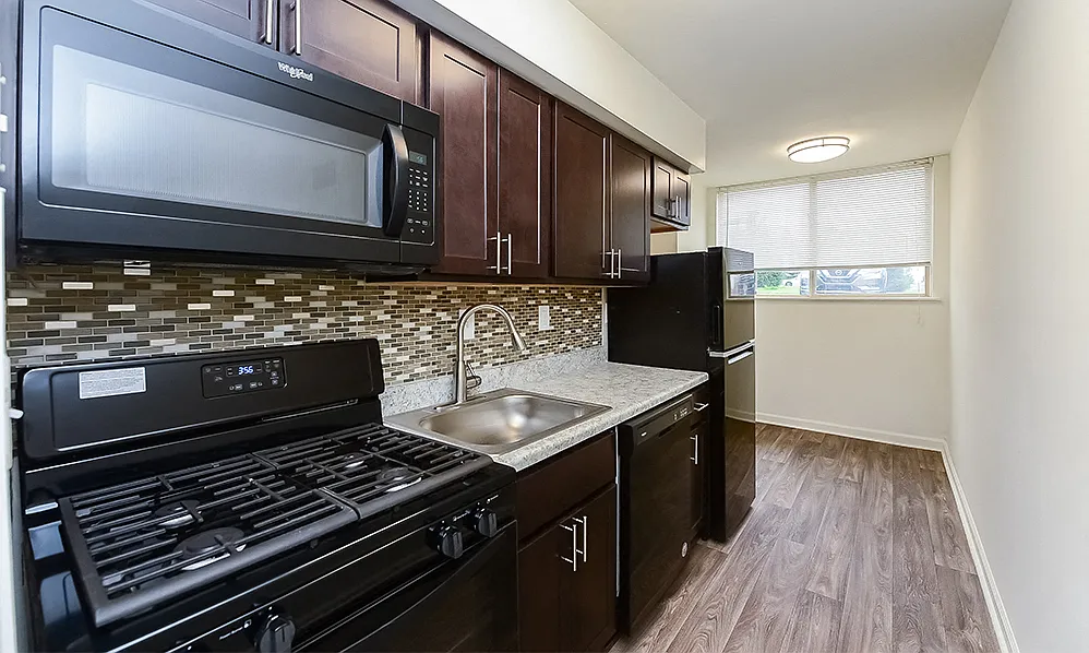 Briarwood Apartments and Townhomes — Photo 3