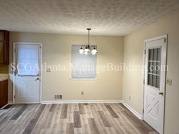 4th image of 200 Pinehurst Dr