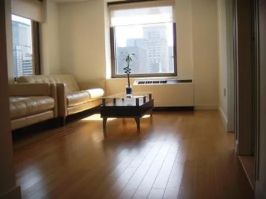 Rented by Sumitomo Real Estate Sales | media 21