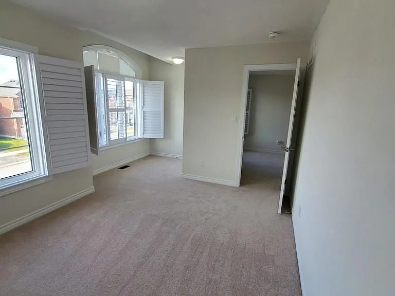 1807 Fosterbrook St — Photo 32
