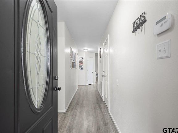 3rd image of 12501 Darrin Blvd