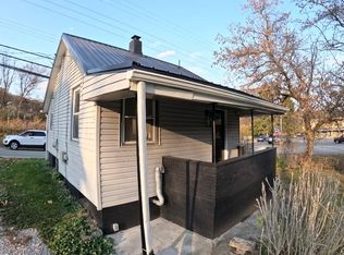 97 Noblestown Rd, Carnegie, PA 15106