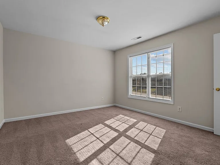 408 Anna St — Photo 16