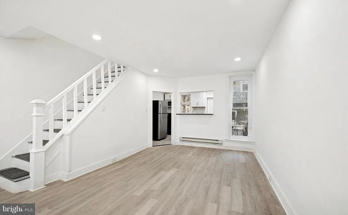 3 bed, 1050 sqft, $1,990 — Photo 4