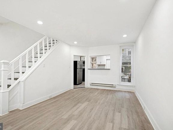 4th image of 558 E Herman St