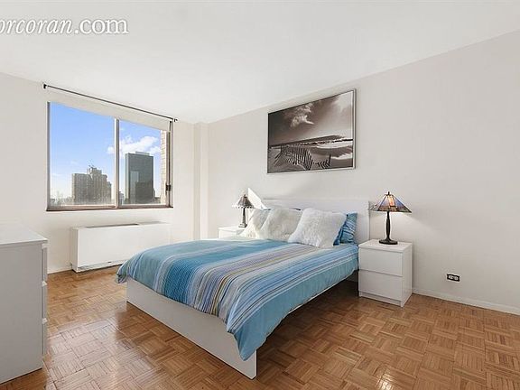 4th image of 350 W 50th St APT 27C