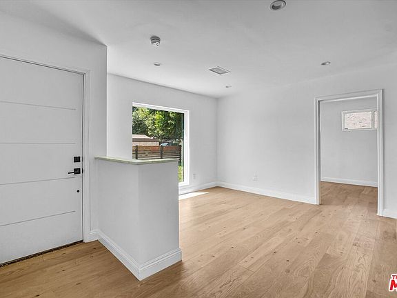 5th image of 21001 Gault St