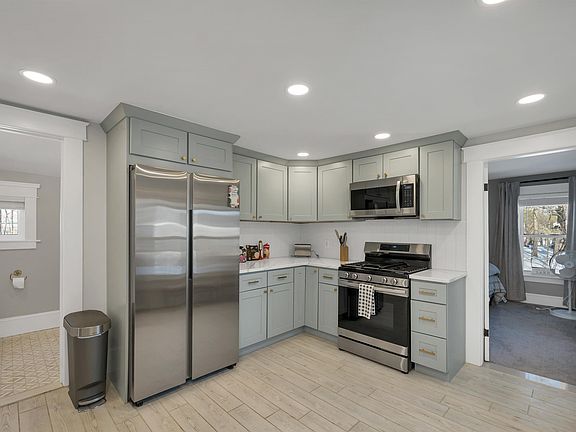 3rd image of 178 School Street