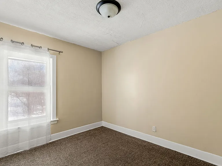 1476 W Grand Blvd — Photo 21