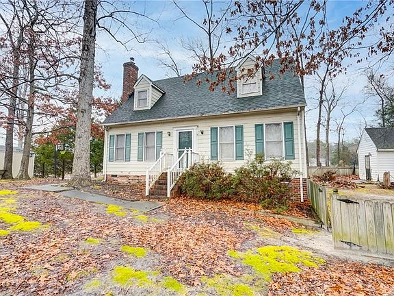 3rd image of 8292 Fieldshire Dr