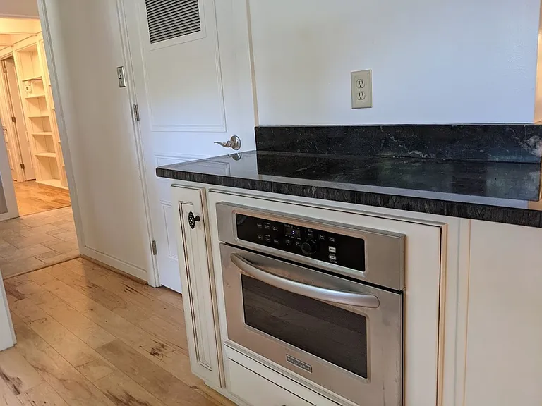 223 Edgefield Ave NW — Photo 14