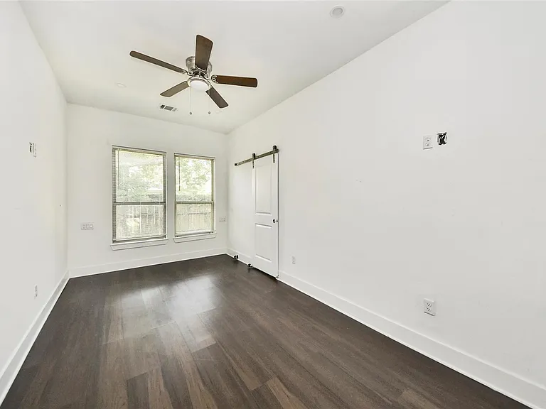 4720 McKinney St — Photo 13