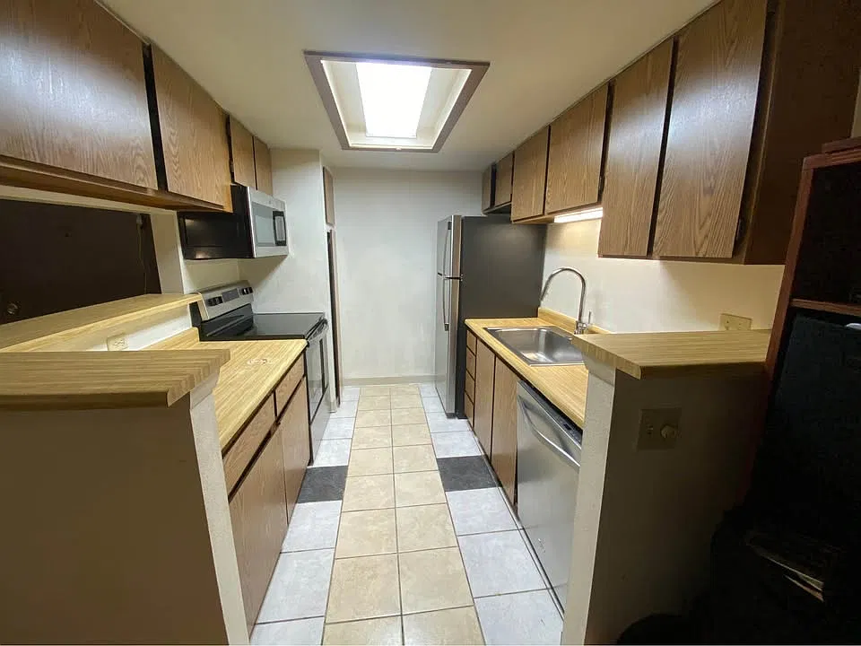 2 bed, 1015 sqft, $1,750 — Photo 4