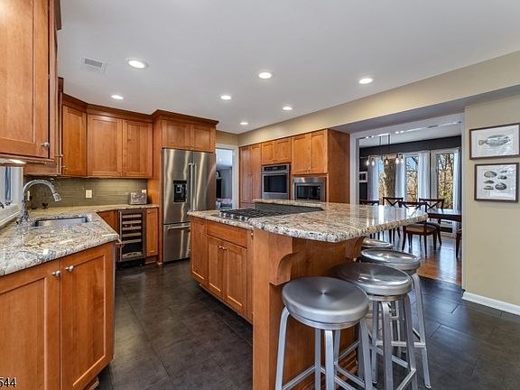 5th image of 828 Star View Way