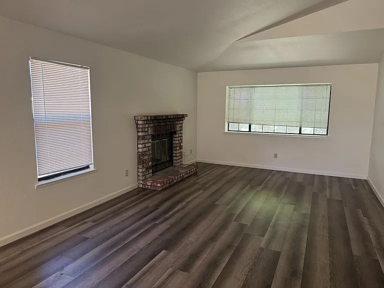 844 Stetson Way — Photo 11
