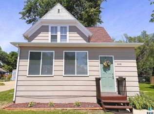 508 NW 2nd St, Madison, SD 57042