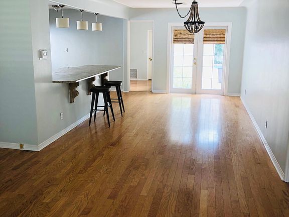 2nd image of 255 Catalan Blvd NE