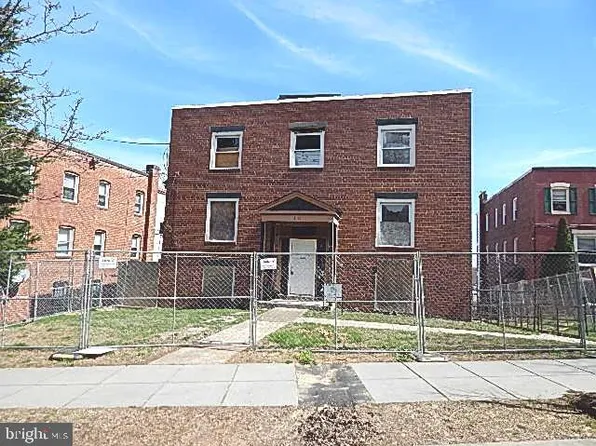 3126 Buena Vista Ter SE, Washington, DC 20020