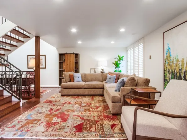(undisclosed Address), Solana Beach, CA 92075