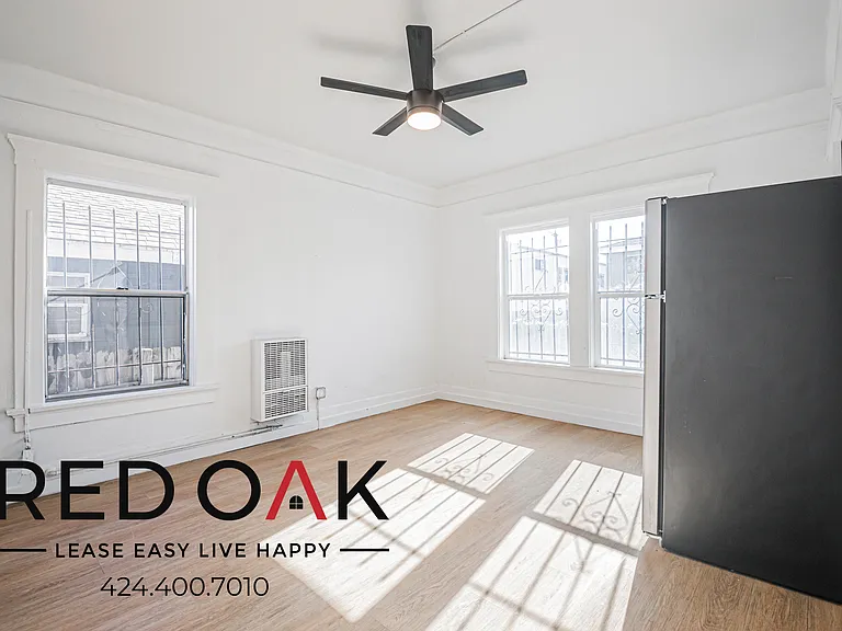 1026 W 22nd St #4 — Photo 3