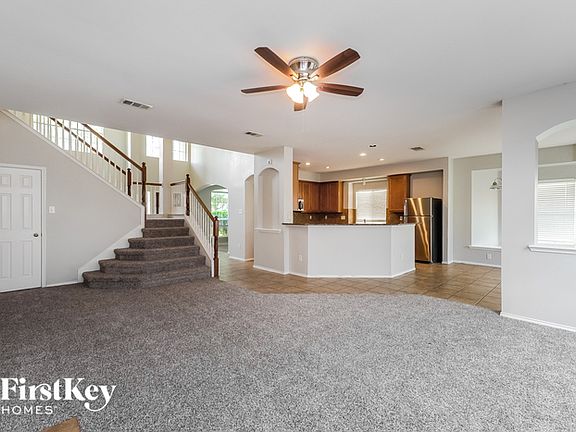 3rd image of 4616 Maple Hill Dr