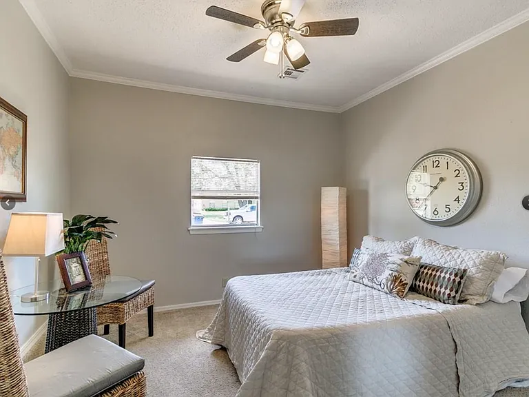 722 S Meadow Ln — Photo 6