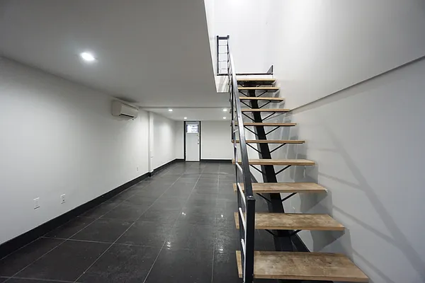 Rented by Rennit Inc. | media 37