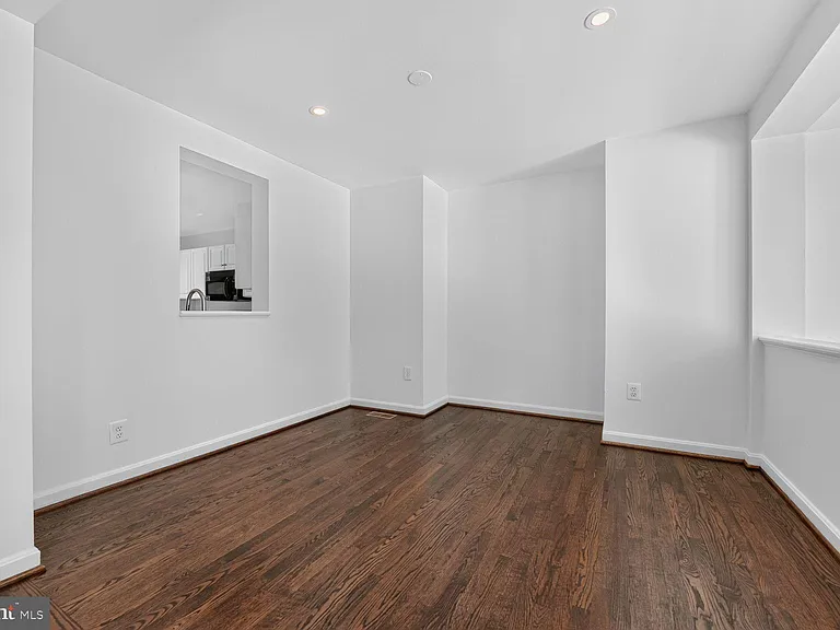 12054 Edgemere Cir — Photo 11