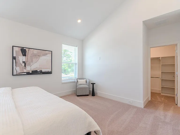 7613 Victory Reserve St — Photo 23