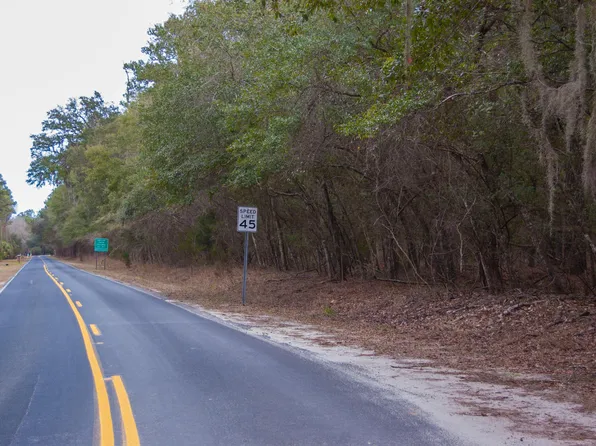 8373 Palmetto Rd, Edisto Island, SC 29438
