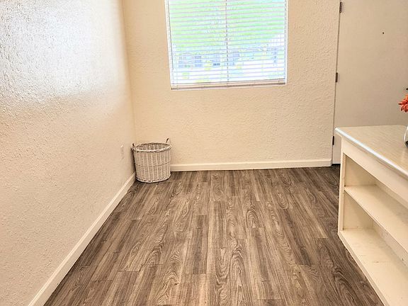 4th image of 530 E Mariposa St #6