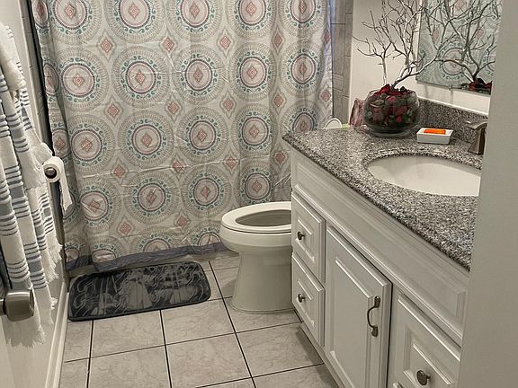 3rd image of 8122 N Knox Ave #1W