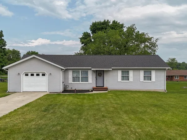 56570 Warren Dr, Dowagiac, MI 49047