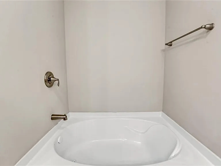 1237 Foxcroft Ln — Photo 35